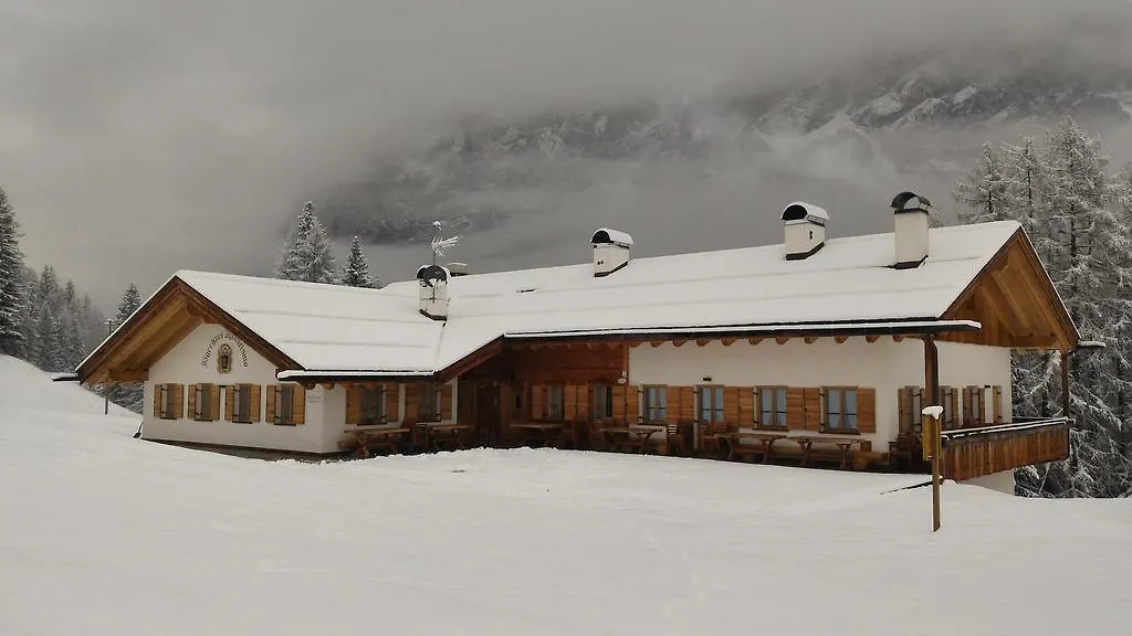 Farm stay Jagerhaus Agriturismo Villa Cortina d'Ampezzo